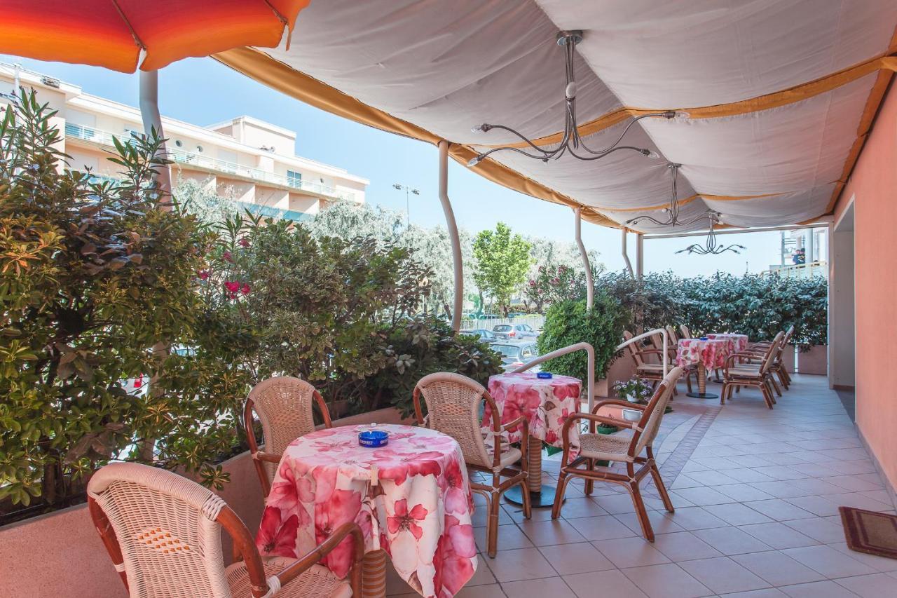 Hotel Joli Cesenatico Ngoại thất bức ảnh