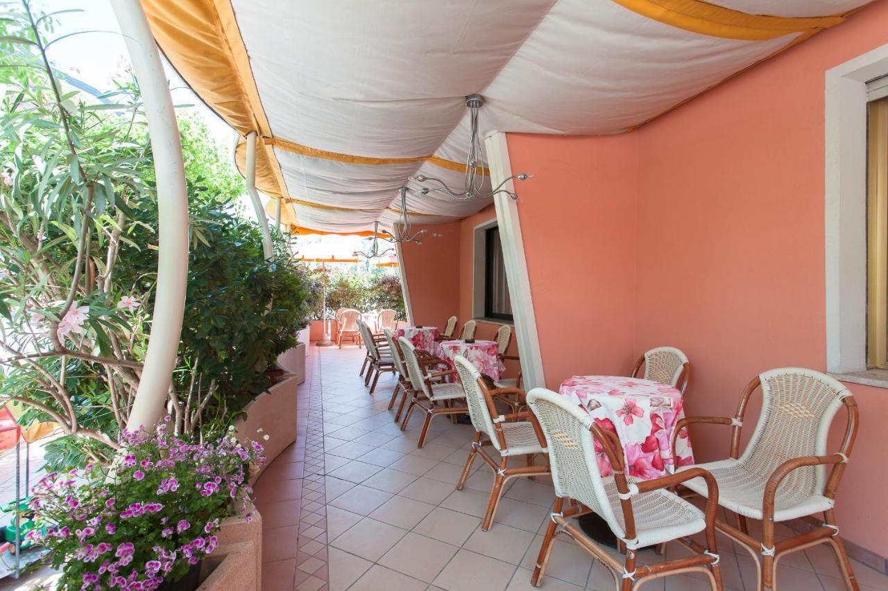 Hotel Joli Cesenatico Ngoại thất bức ảnh
