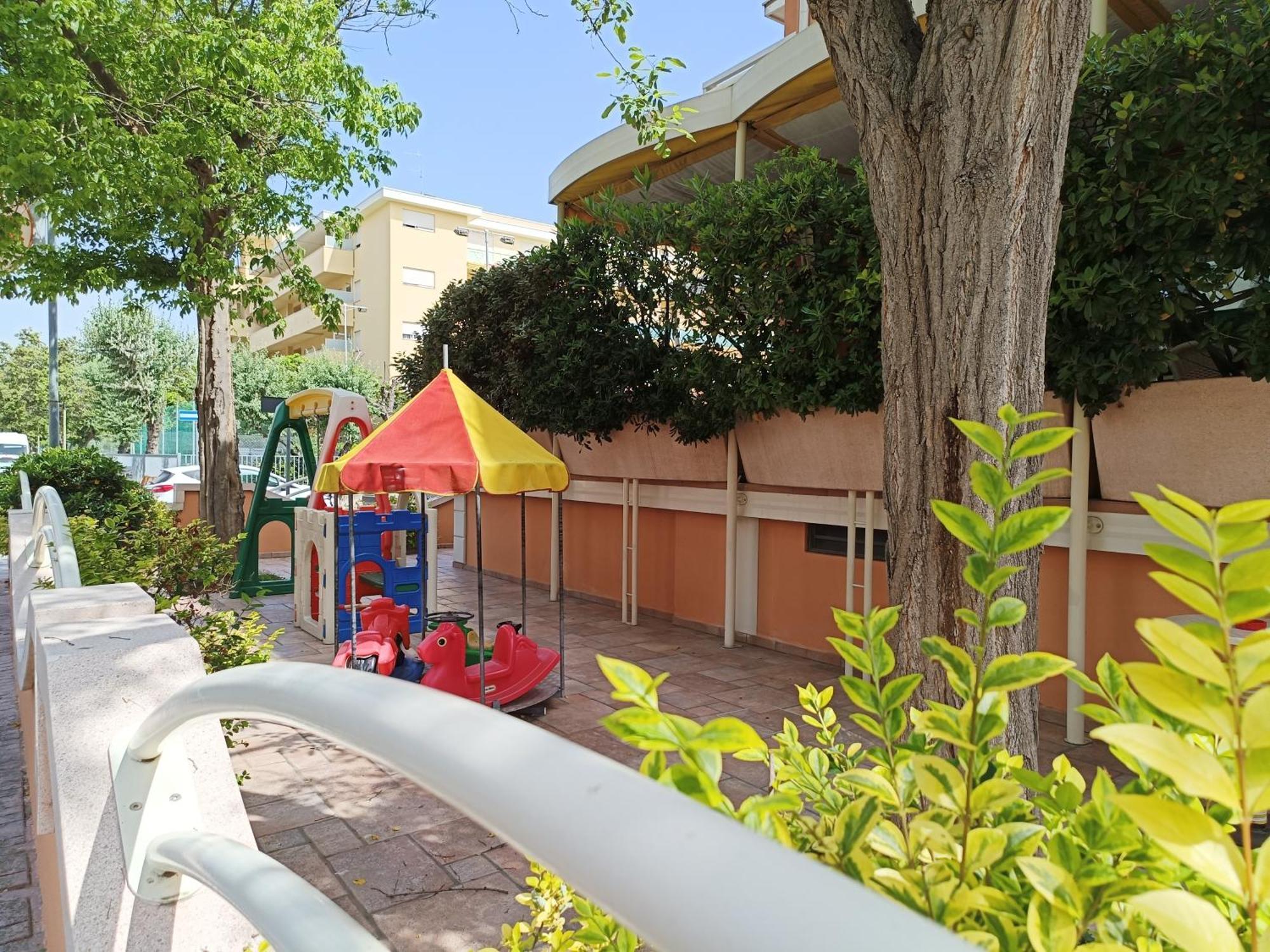 Hotel Joli Cesenatico Ngoại thất bức ảnh