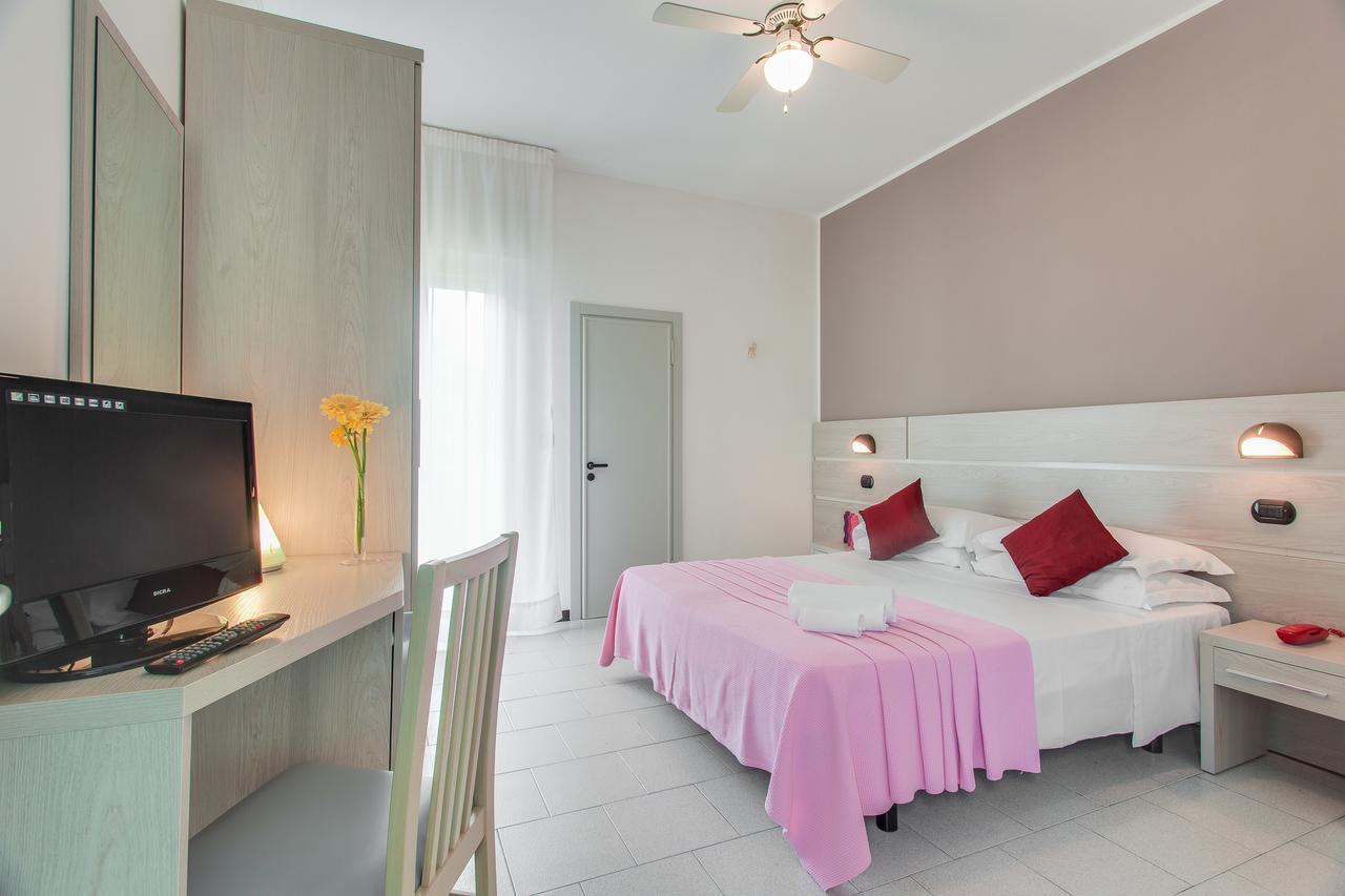 Hotel Joli Cesenatico Ngoại thất bức ảnh